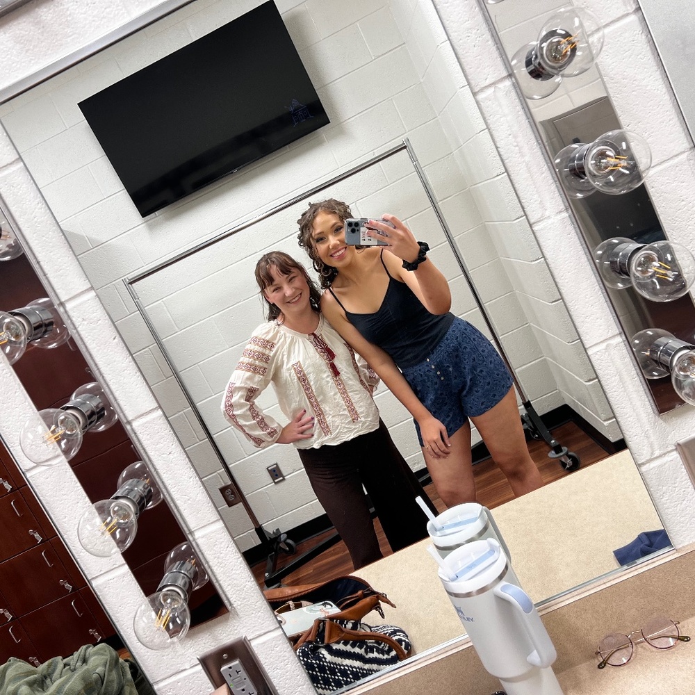 Meet your Posher, Chloe